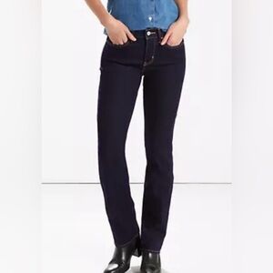 Levi’s Mid Rise Dark Wash Skinny Jeans  SZ 8 Women’s casual minimalist preppy